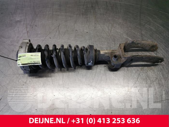 Porsche Cayenne Stoßdämpferstrebe rechts vorne O107413