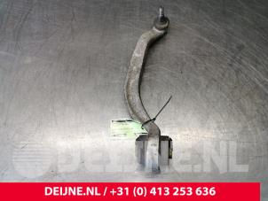 Audi A4 Querlenker unten rechts vorne O107438 foto 4