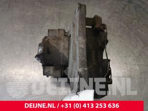 Audi A4 Bremszange rechts vorne O107440 foto 4