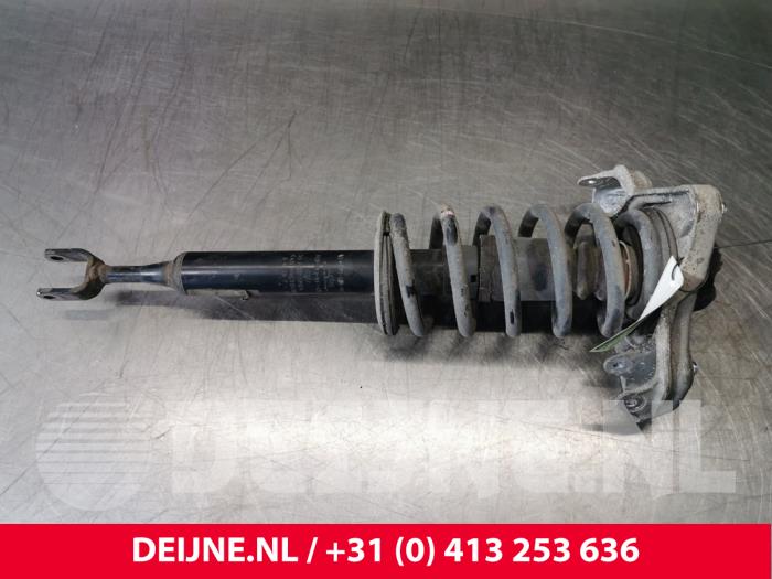 Audi A4 Stoßdämpferstrebe links vorne O107442