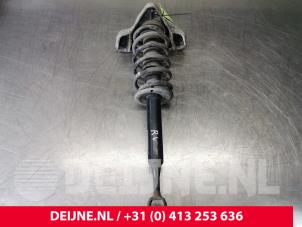 Audi A4 Stoßdämpferstrebe rechts vorne O107443 foto 2