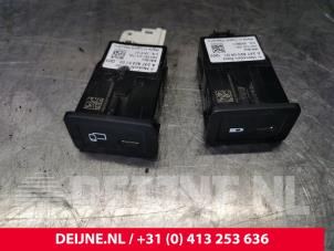 Mercedes Sprinter Multimedia aansluiting O107509 foto 2