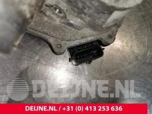 Renault Trafic Throttle body O107593 photo 4