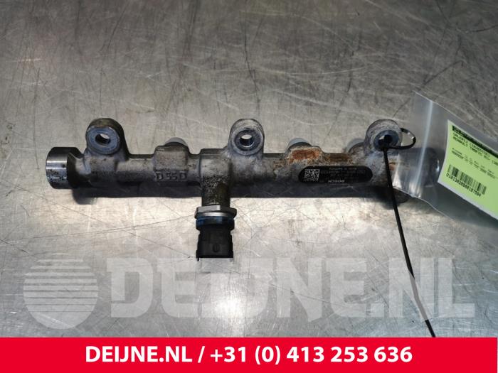 Gebruikte Verstuiver brug Renault Trafic Prijs € 42,35 Inclusief btw aangeboden door van Deijne Onderdelen Uden B.V.