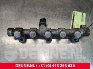 Renault Trafic Einspritzdüse (Einspritzer) O107594 foto 3