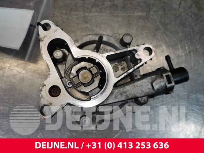 Renault Trafic Vacuum pump (diesel) O107596