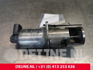 Opel Vivaro EGR Klep O107603 foto 2