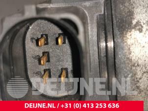 Opel Vivaro EGR Klep O107603 foto 4