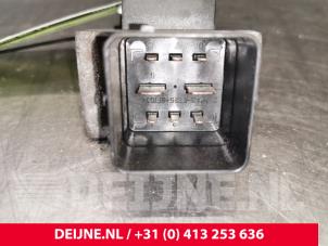 Renault Master Glow plug relay O107809 photo 3