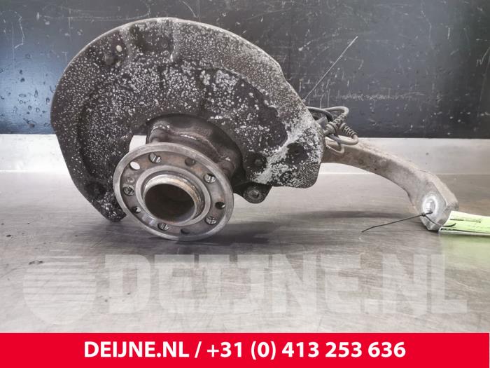 Mercedes C-Klasse Fusee links-voor O107824