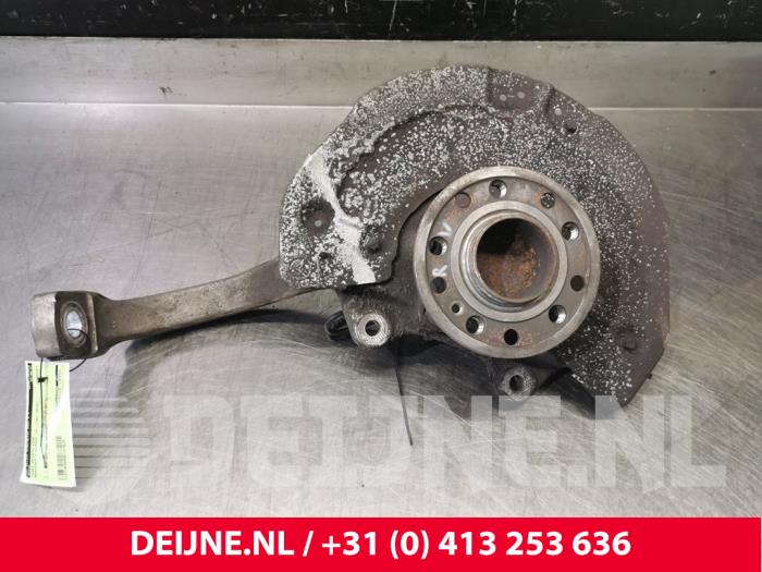 Mercedes C-Klasse Fusee rechts-voor O107825