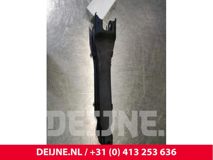 Mercedes C-Klasse Draagarm onder rechts-achter O107847