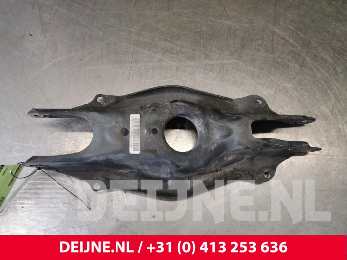 Mercedes C-Klasse Veerschotel links-achter O107850