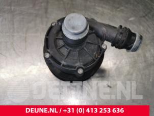 Mercedes C-Klasse Zusätzliche Wasserpumpe O107915 foto 2