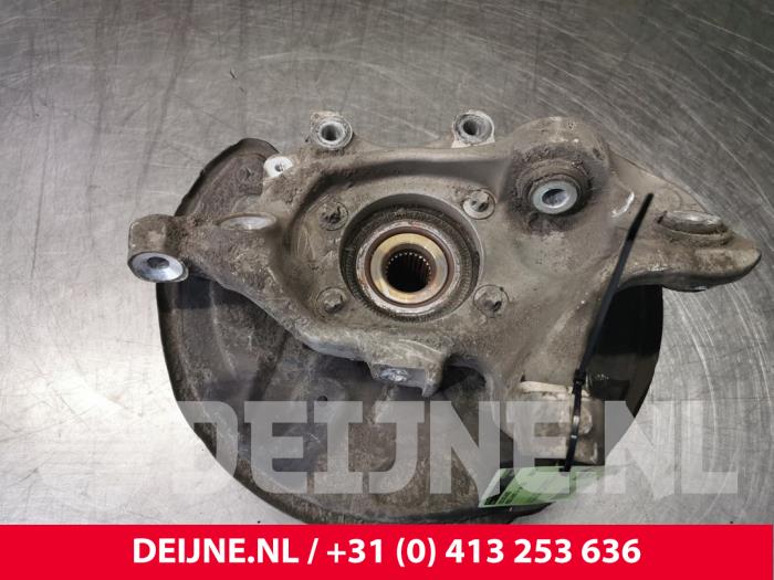 Mercedes C-Klasse Fusee rechts-achter O107919