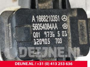 Mercedes ML-Klasse Airbag sensor O108071 photo 2