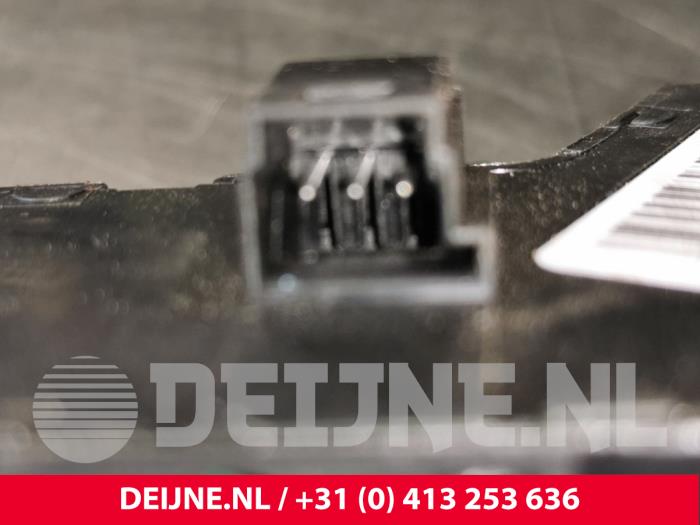 Schakelaar Stoelverstelling van een Mercedes-Benz ML III (166) 2.1 ML-250 CDI 16V BlueTEC 4-Matic 2012