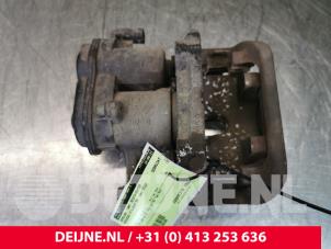 Gebruikte Remklauw (Tang) rechts-achter Mercedes ML III (166) 2.1 ML-250 CDI 16V BlueTEC 4-Matic Prijs € 90,00 Margeregeling aangeboden door van Deijne Onderdelen Uden B.V.