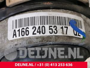 Mercedes ML-Klasse Engine mount O108209 photo 3