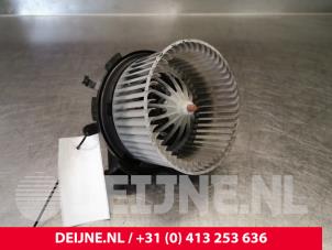 Volkswagen Crafter Heating and ventilation fan motor O108222 photo 3