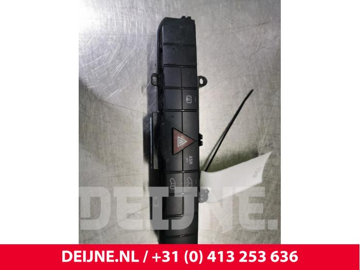 Volkswagen Crafter Paniekverlichtings Schakelaar O108224