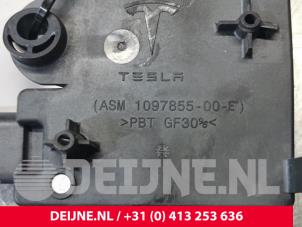 Tesla Model 3 Body control computer O108269 photo 3