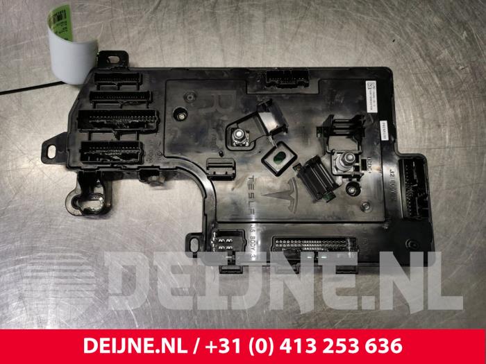 Tesla Model 3 Steuergerät Body Control O108273