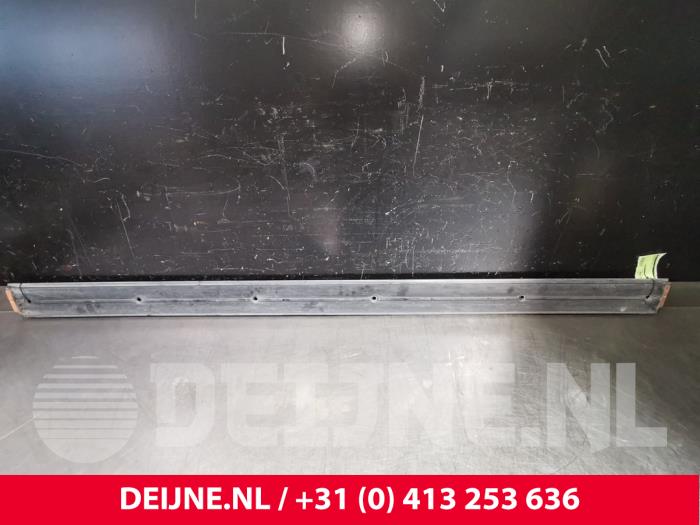 Tesla Model 3 Schutzblech Boden O108341