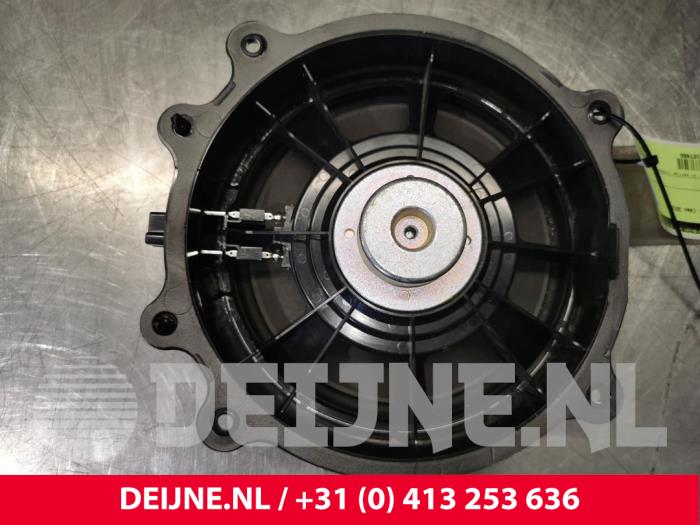 Tesla Model 3 Lautsprecher O108486