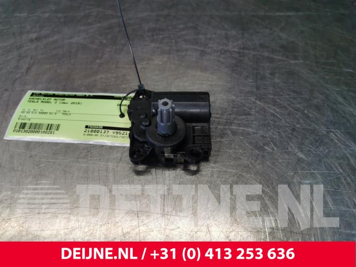 Tesla Model 3 Heizventil Motor O108487