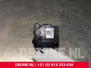 Tesla Model 3 Heater valve motor O108487 photo 2