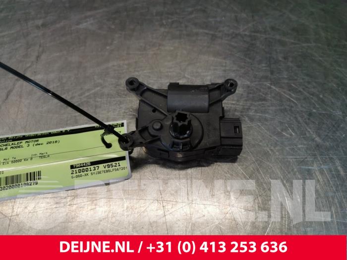 Tesla Model 3 Heizventil Motor O108490