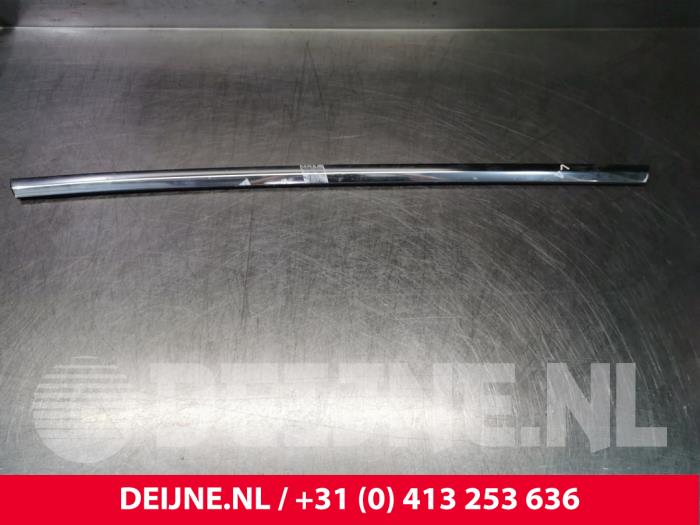 Tesla Model 3 Fensterabdichtung O108621