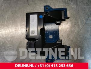 Tesla Model 3 AUX/USB aansluiting O108623 foto 2