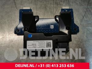 Tesla Model 3 AUX/USB aansluiting O108623 foto 3