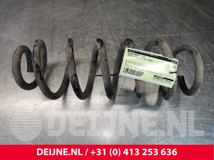 Tesla Model 3 Federschraube vorne O108628