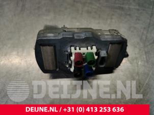 Mercedes ML-Klasse Antenna O108677 photo 3