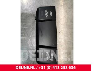 Gebruikte Schakelaar Mercedes ML III (166) 2.1 ML-250 CDI 16V BlueTEC 4-Matic Prijs € 25,00 Margeregeling aangeboden door van Deijne Onderdelen Uden B.V.