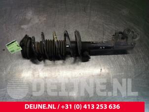 Gebruikte Mac Phersonpoot links-voor Mercedes A-Klasse Prijs € 50,00 Margeregeling aangeboden door van Deijne Onderdelen Uden B.V.