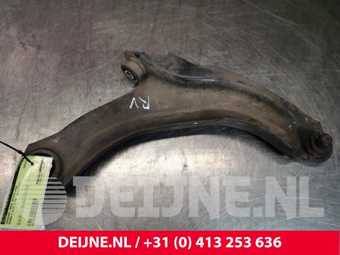 Renault Clio Querlenker unten rechts vorne O108826