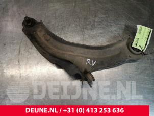 Renault Clio Front lower wishbone, right O108826 photo 3