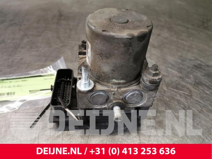 Gebruikte ABS Pomp Fiat Ducato (250) 3.0 D 160 Multijet Power Prijs € 121,00 Inclusief btw aangeboden door van Deijne Onderdelen Uden B.V.