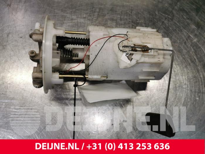 Gebruikte Brandstofpomp Elektrisch Renault Trafic New (FL) 1.9 dCi 82 16V Prijs € 48,40 Inclusief btw aangeboden door van Deijne Onderdelen Uden B.V.