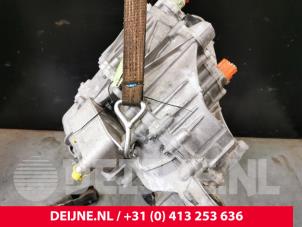 Tesla Model 3 Elektromotor Elektro-Auto O108970 foto 3