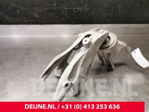 Volkswagen Transporter Engine mount O109053 photo 3