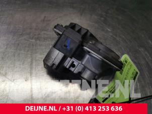 Volkswagen Caddy Uitlaatgas smoorklep O109131 foto 2