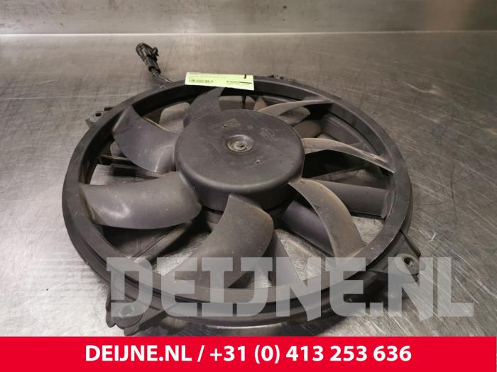 Peugeot 308 Cooling fans O109142