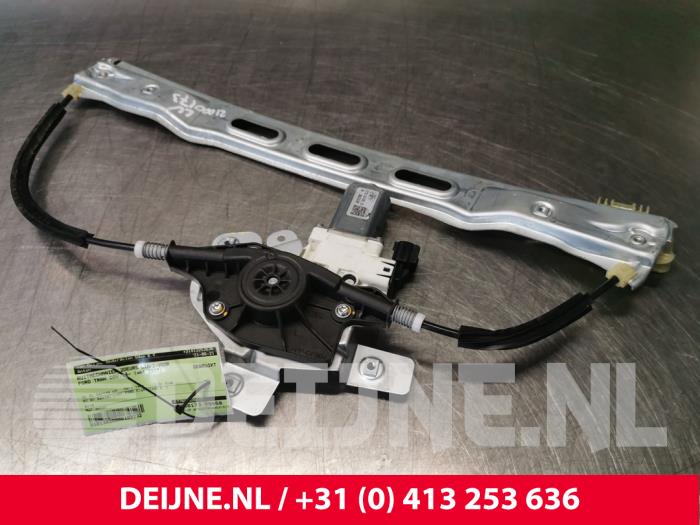 Ford Transit Courier Fenstermechanik 2-türig links vorne O109232