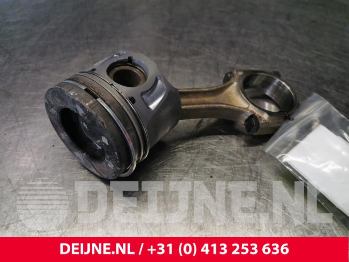 Peugeot Expert Piston O109334