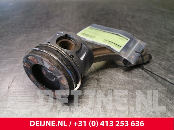Peugeot Expert Piston O109333